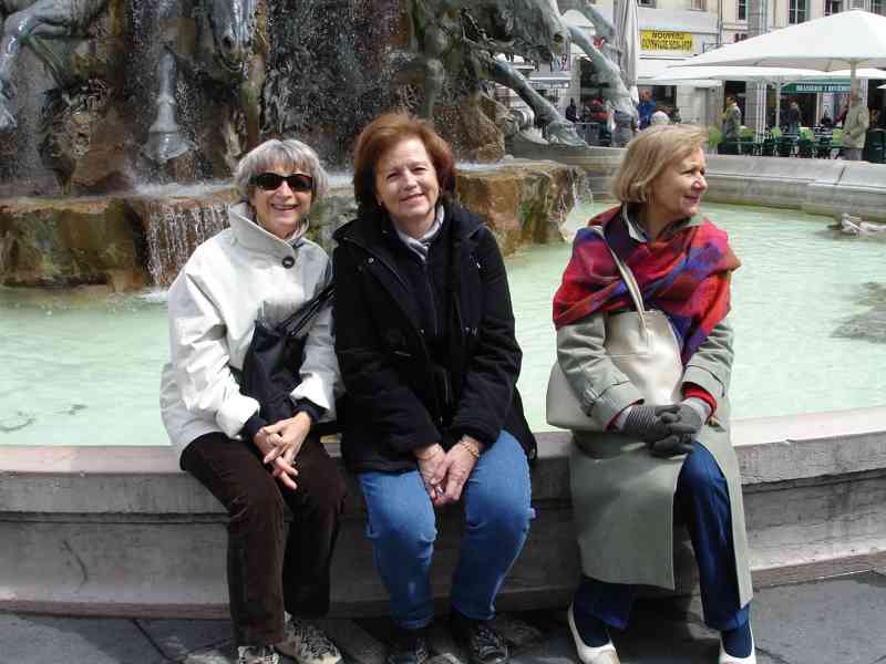 15_DSC02313 (Clement).jpg - Devant la fontaine de Bartholdi